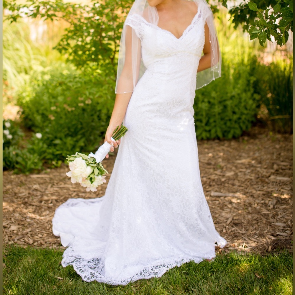 David's Bridal White Sweetheart Gown